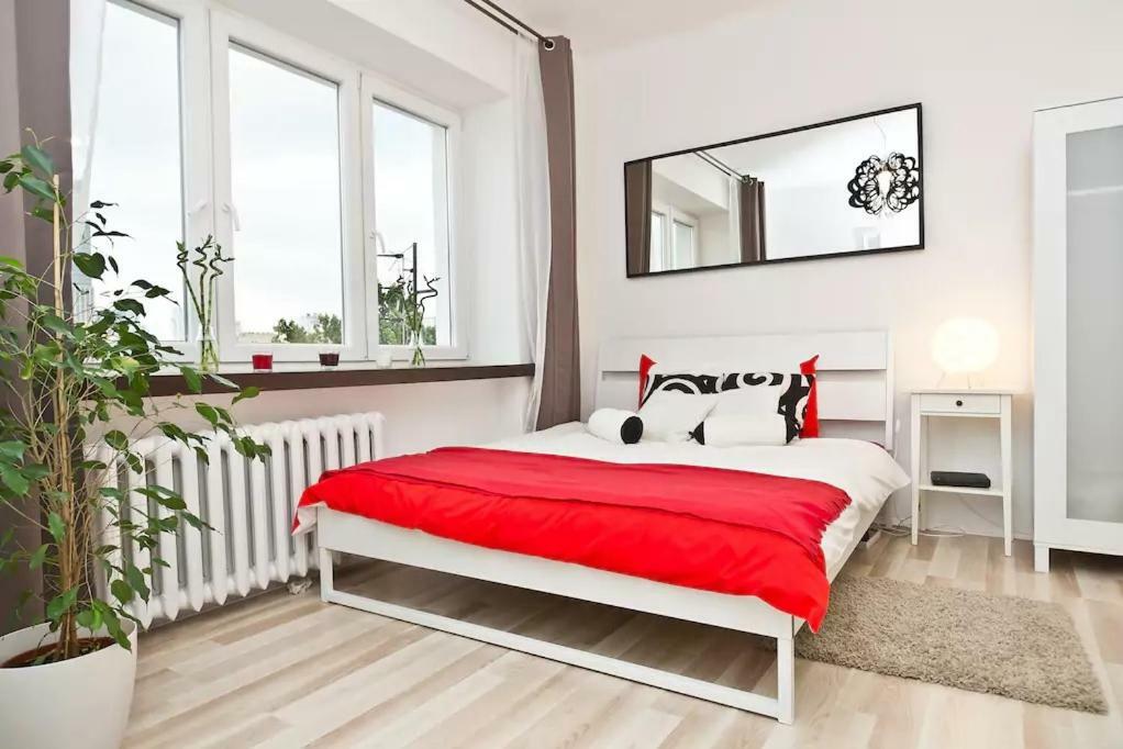 Wstapartments Mlynarska 13 วอร์ซอ ภายนอก รูปภาพ